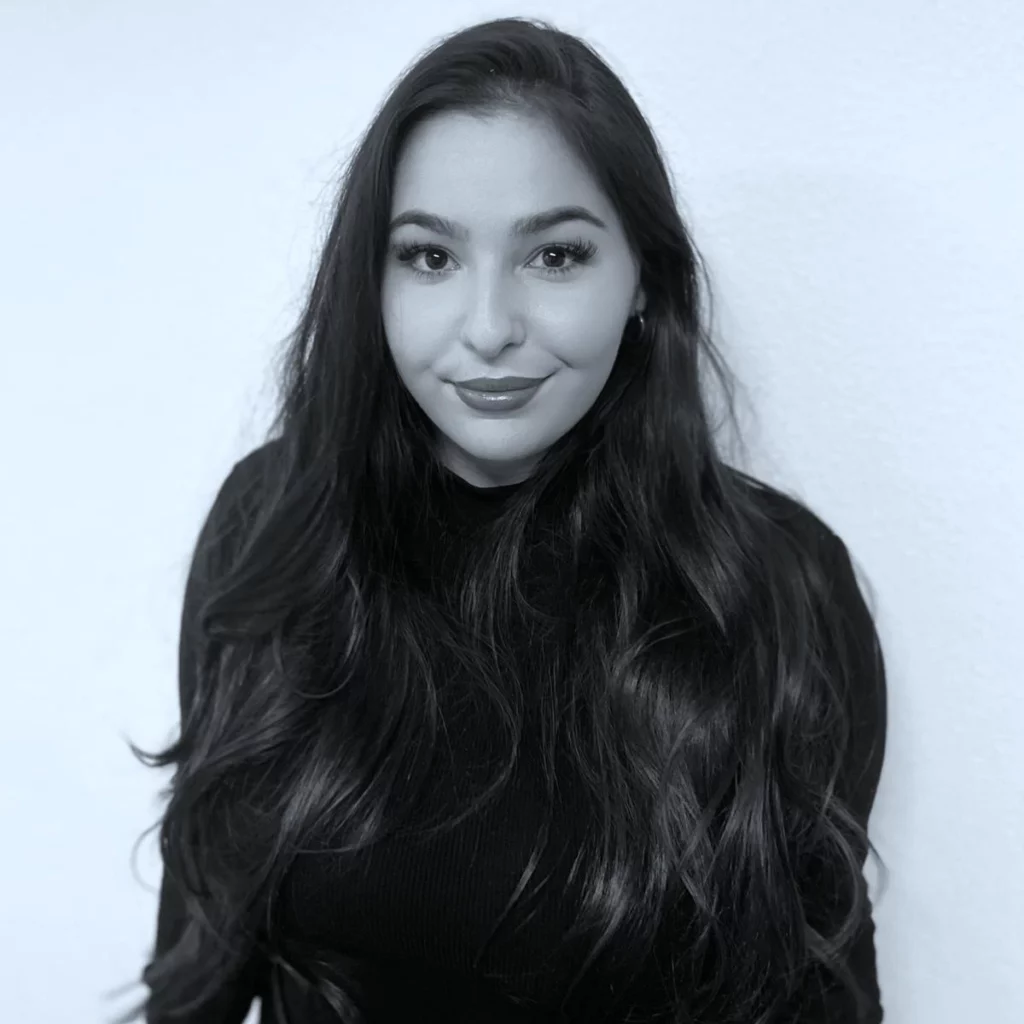 Alicia Manavi Alicia Manavi